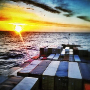 254430_517686144940983_1417988932_n